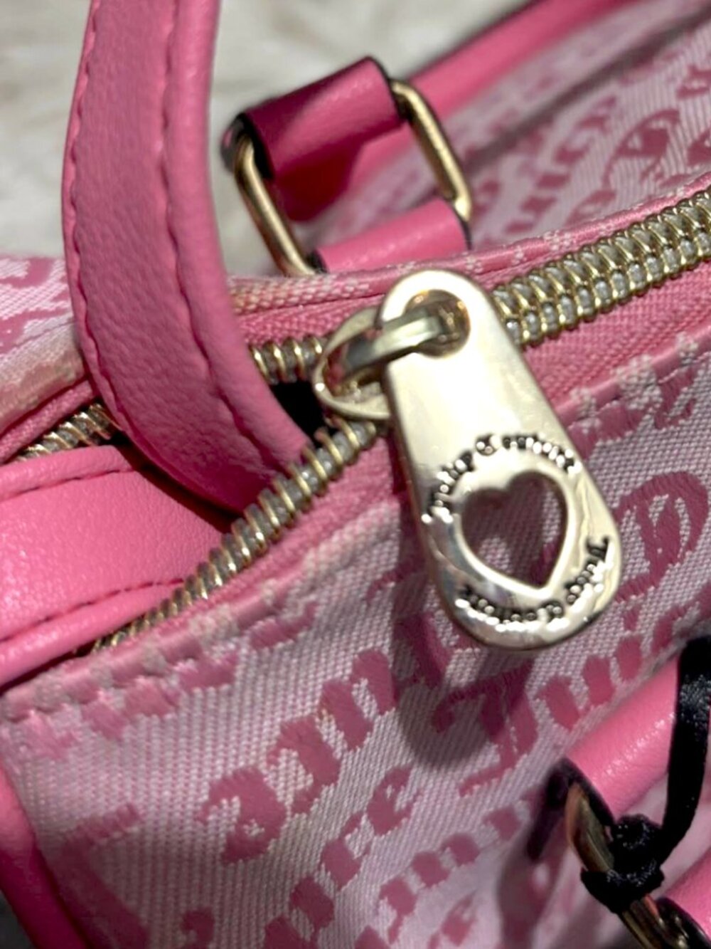 Juicy Couture Pink Embossed Logo Satchel - Excellent Condition - Picture 4 of 5